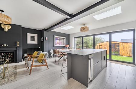 1399942-12-69690f...