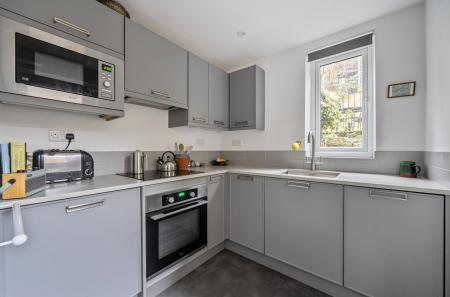 1396619-16-6968c0...