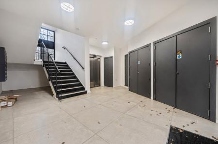 1401817-8-6970da9...