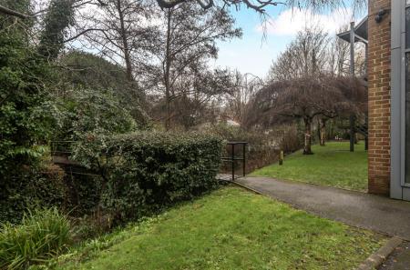 1401817-5-6970d9e...