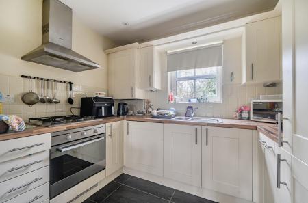 1400237-9-696e4b3...