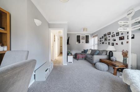 1404147-22-6979e1...