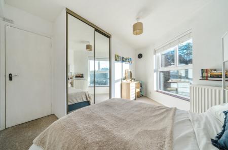 1404147-15-6979e1...