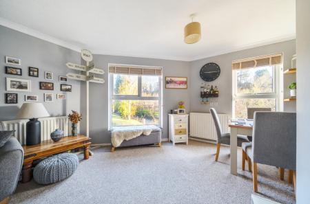 1404147-28-6979e3...