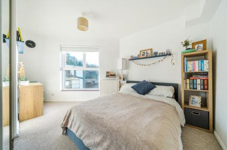 1404147-16-6979e1...