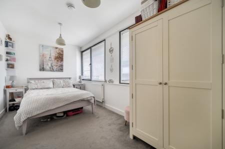 1400901-26-697740...