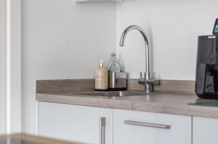 1400901-10-69773f...