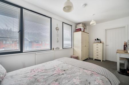 1400901-25-697740...