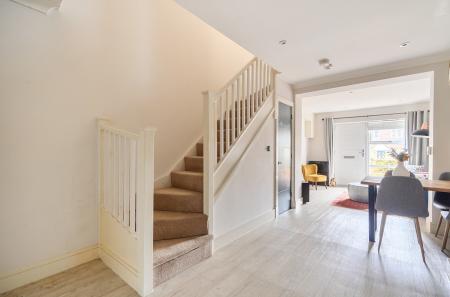 1406289-8-6981d2a...