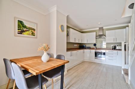 1406289-10-6981d2...