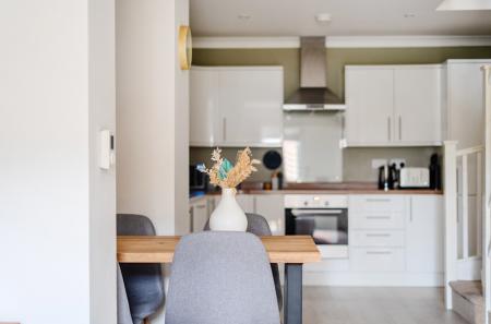 1406289-7-6981d28...