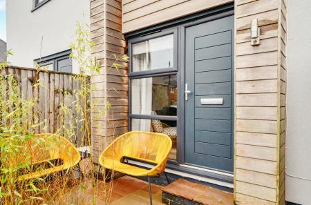 1406289-4-6981d25...