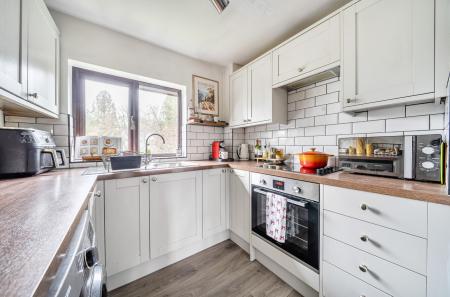 1408001-20-6984a4...