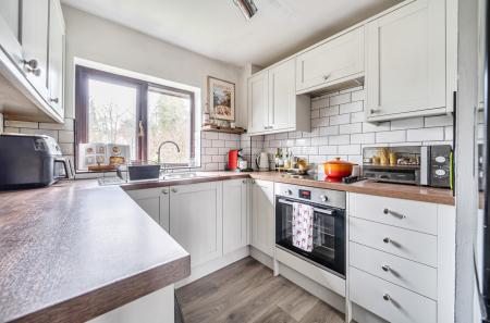 1408001-21-6984a4...