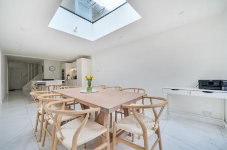 1411006-23-698b05...