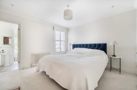 1411006-14-698b05...