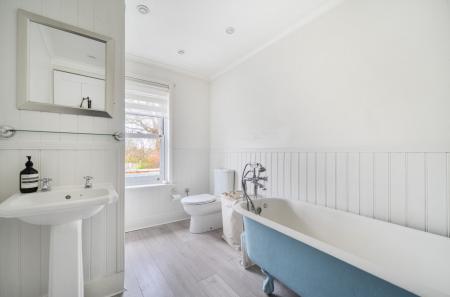 1411006-11-698b04...