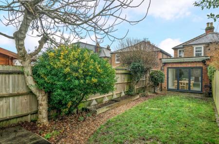 1411006-4-698b031...