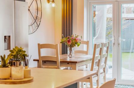 1403279-1-6985c80...