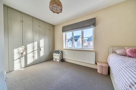 1415768-11-6992f4...