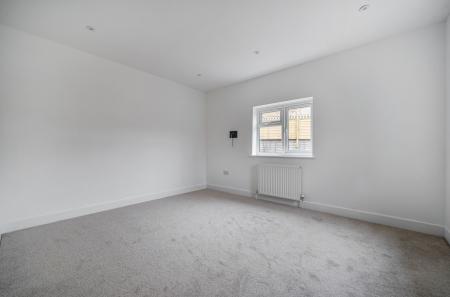 1417332-11-6995c8...