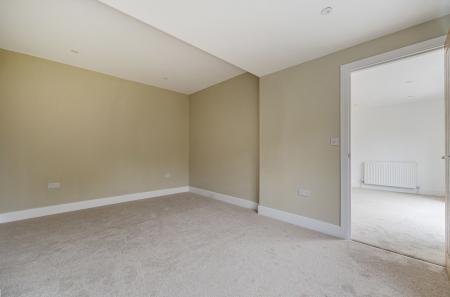 1417332-12-6995c8...