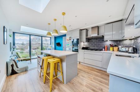 1416766-17-699c49...