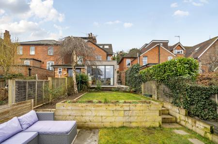 1416766-3-699c490...