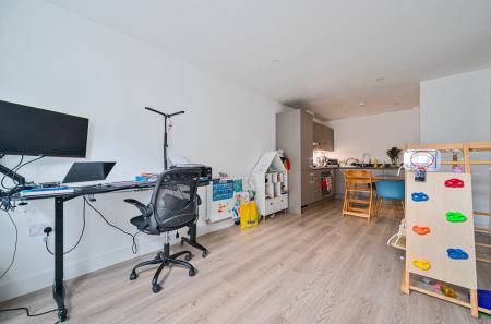 1383713-16-692430...