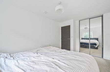 1383713-5-69242e8...