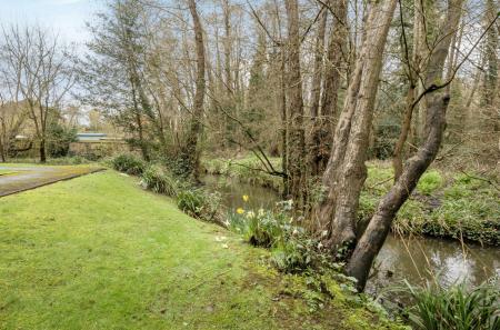 1420538-2-69a1a52...