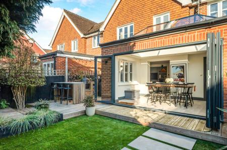 1414766-3-69a8679...