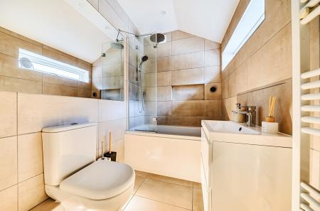 1425621-12-69b2d3...