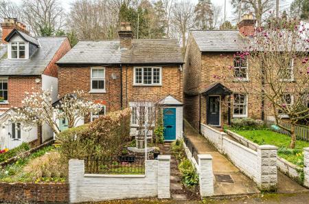 1425621-2-69b2d2a...