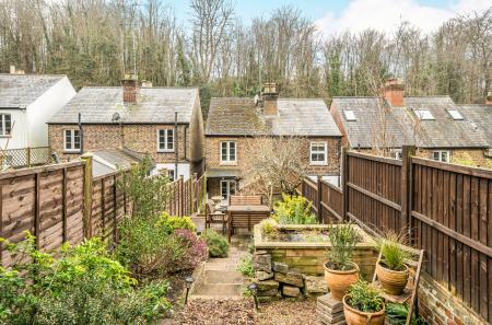 1425621-11-69b2d3...