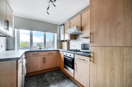 1424843-11-69b2d2...