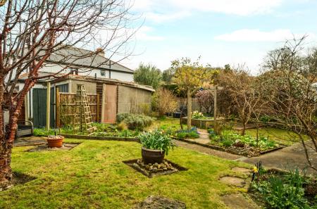 1429362-7-69b7f77...