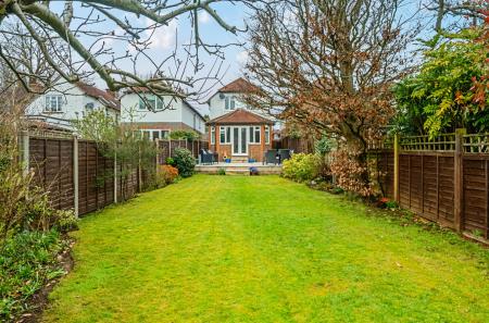 1425443-4-69b9298...