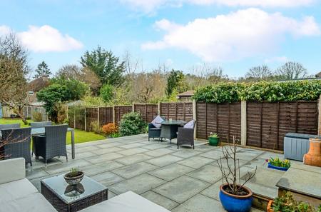 1425443-7-69b929a...