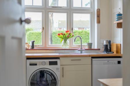 1401308-7-6980885...