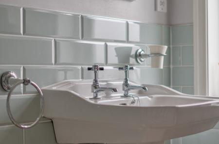 1401308-18-69808f...