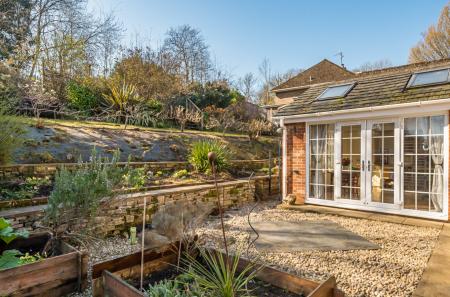 1409115-8-69bbd26...