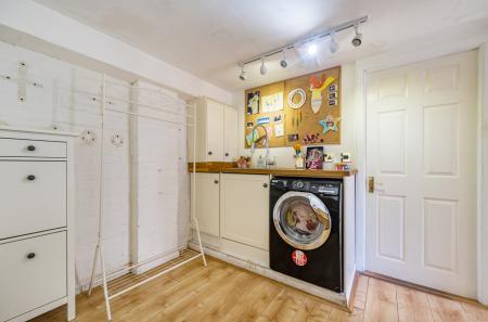 1409115-21-69bbd3...