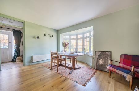 1409115-37-69bbd7...