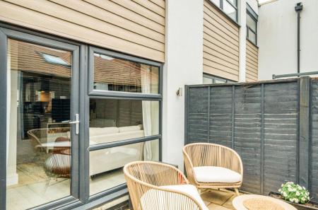 1432431-16-69c2be...