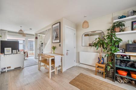 1432431-12-69c2bc...