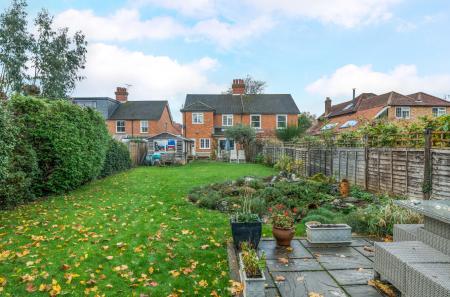 1375337-4-690de4c...