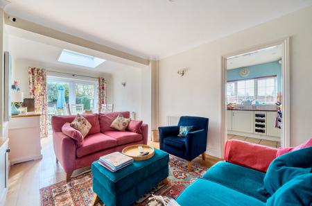 1375337-26-690dea...