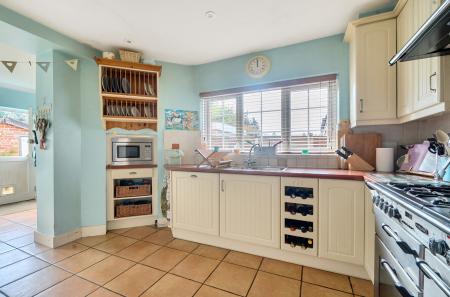 1375337-23-690de9...