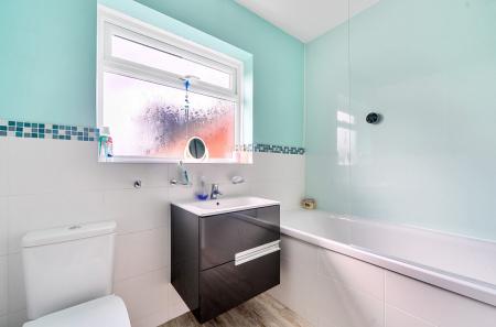 1375337-12-690de5...